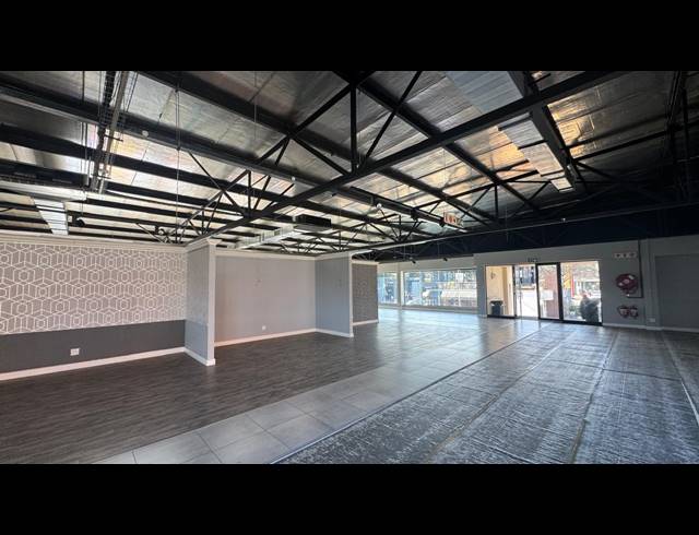 767M² SHOWROOM TO LET IN KRAMERVILLE